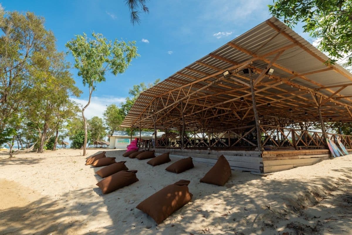 Art, Waves, and Relaxation : Escapade d'une journée complète à Summer Bay à Kota Kinabalu