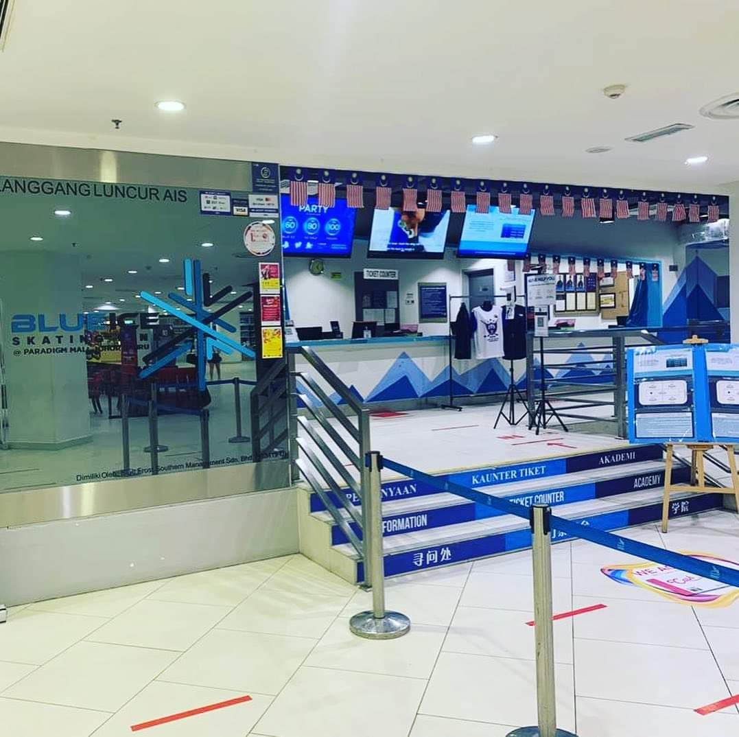 Blue Ice Skating Rink @ Paradigm Mall Johor Bahru
