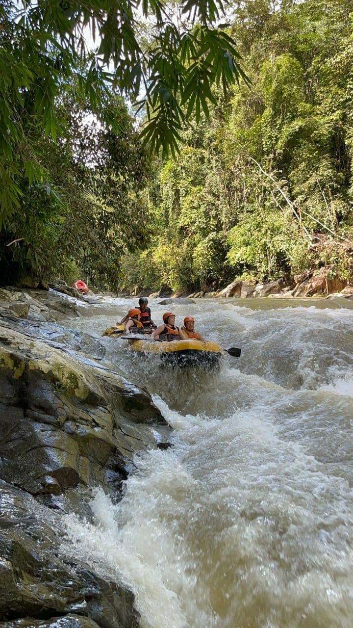 Całodniowa wyprawa: Rafting na rzece Gopeng – przygoda, której musisz doświadczyć