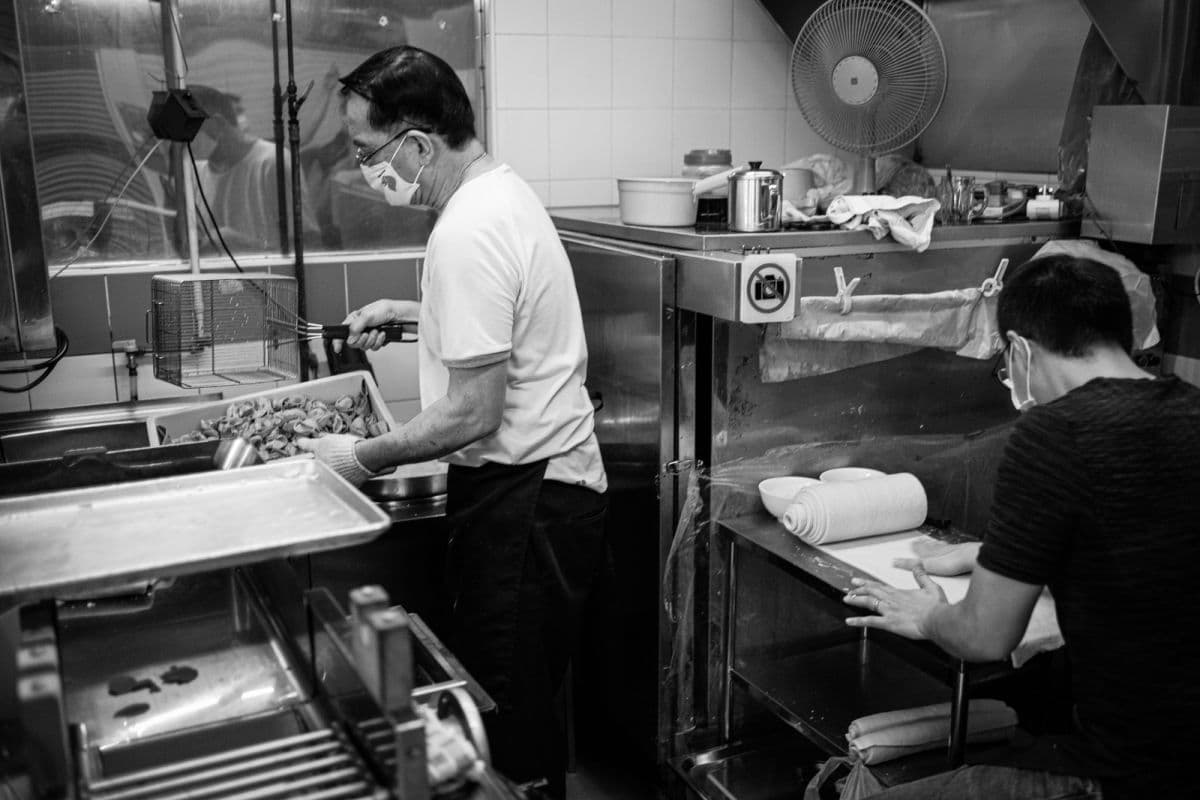 Singapore Food Tours – Chinatown Complex Hawker Center