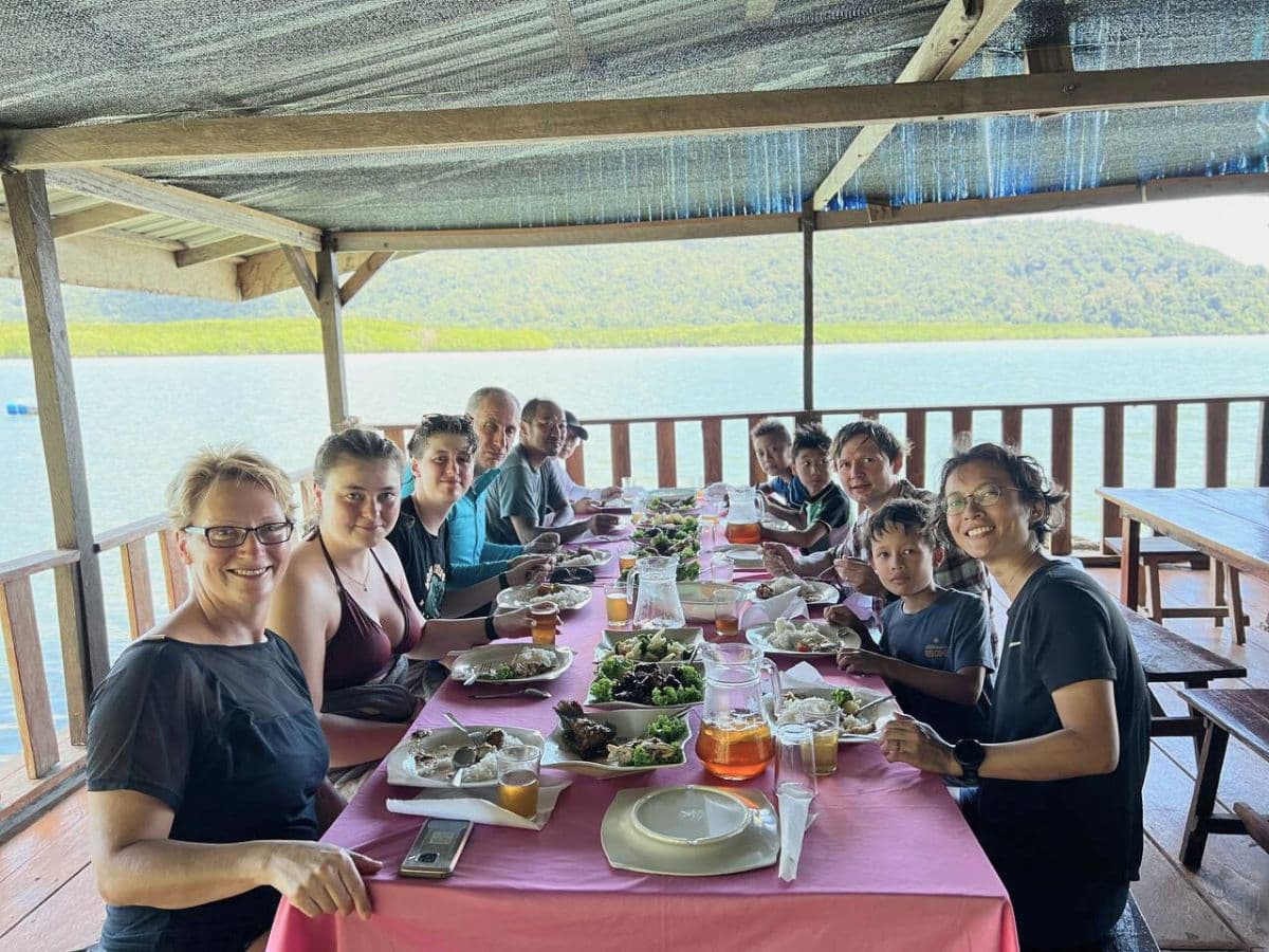 Aventura de Caiaque JungleWalla Langkawi e Nado com Almoço
