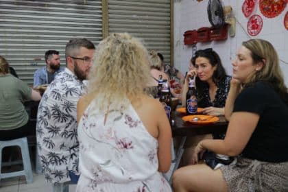 Kuala Lumpur: Urban Charm Evening Food Tour with with 6 Delicious Bites