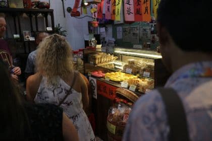 Kuala Lumpur: Urban Charm Evening Food Tour with with 6 Delicious Bites