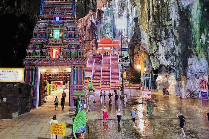 Private Tour: Kuala Lumpur with Petronas Twin Towers Observation Deck and Batu Caves