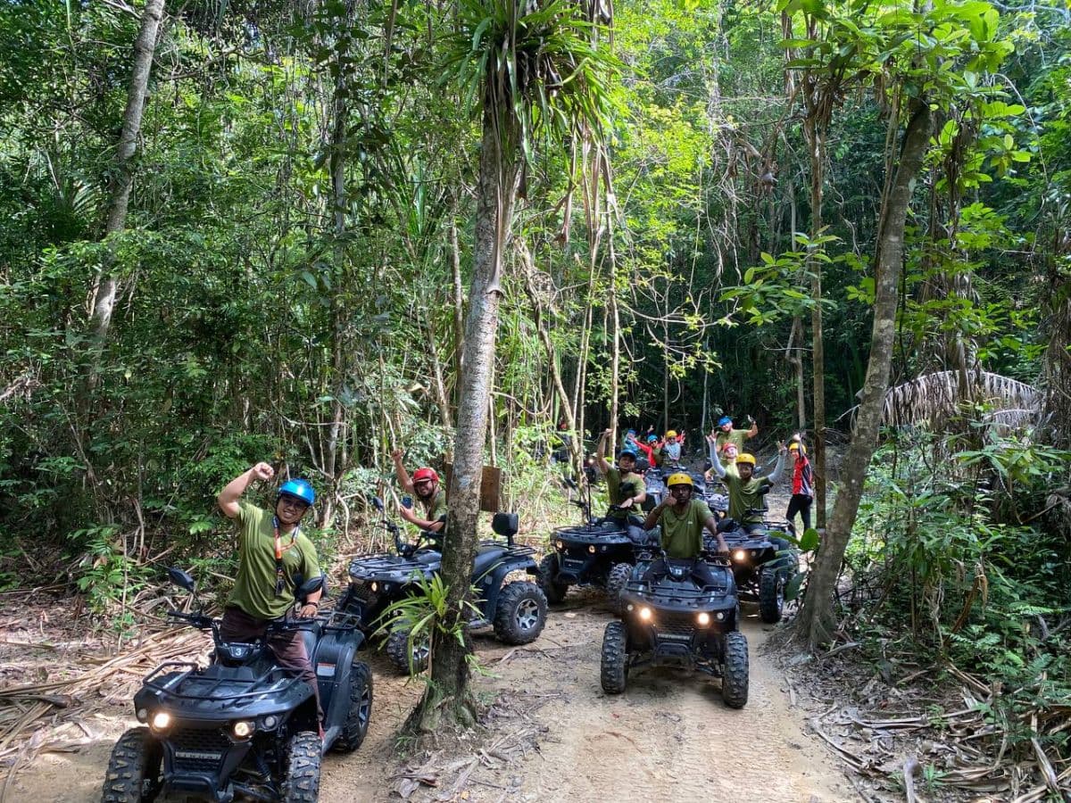 Passeio de Sky ATV na Mountain Manchinchang, Langkawi Skycab
