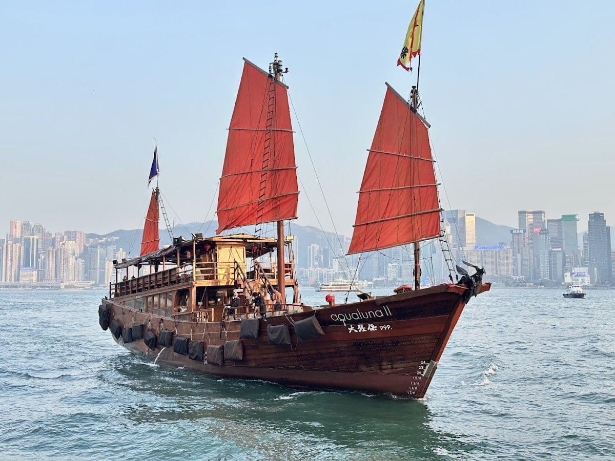 Rejs Aqua Luna w Hongkongu
