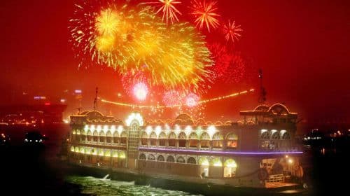 2025 Hong Kong Victoria Harbour National Day Fireworks Display / National Day Fireworks Cruise on Bauhinia Hong Kong with Boat Ticket / Boat Ticket + Buffet Diner Packages Transport Passes