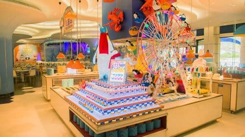 Buffet breakfast/lunch/dinner at Emperor Penguin Restaurant in Zhuhai Chimelong Ocean Kingdom Resort Penguin Hotel