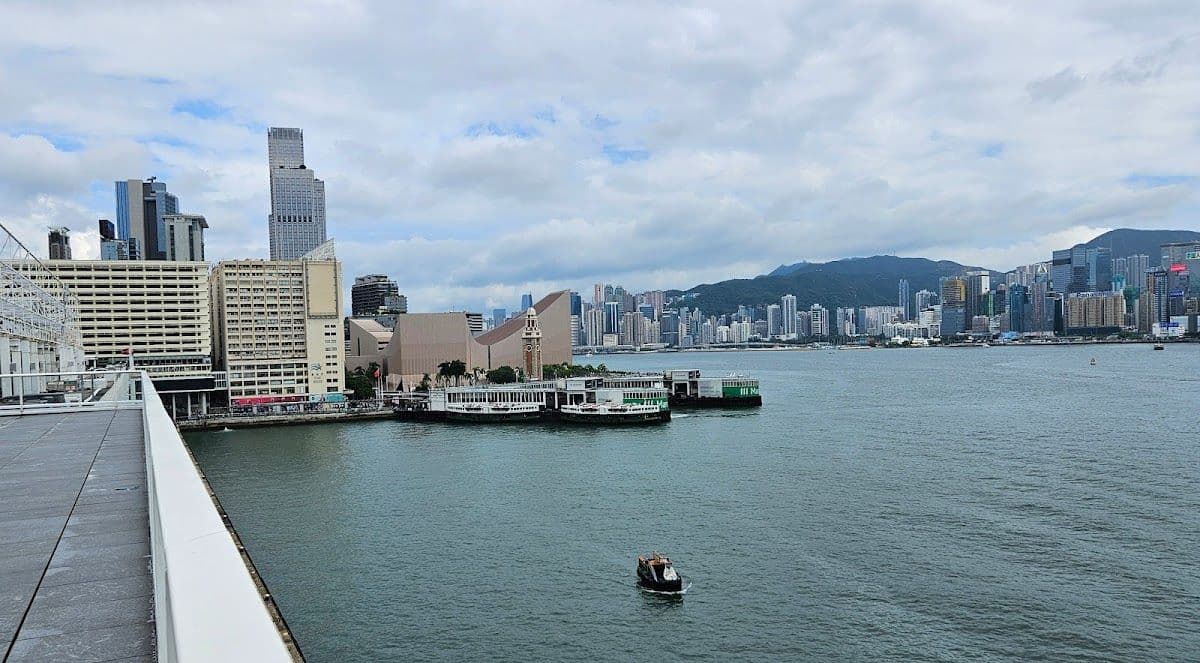 Mobile old Hong Kong movies: open-top bus tour+ Man Mo Temple + Star Ferry + Lan Kwai Fong Day Tours