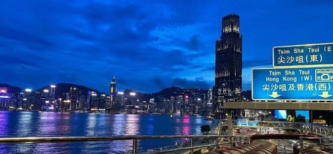 Autobus scoperto: tour notturno panoramico di Hong Kong su autobus a due piani