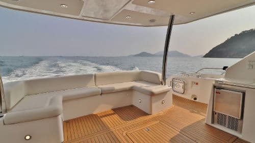 Private Yacht Charter in Hong Kong - The Perfect Choice for Girls' Party on a British-Style Luxury Yacht Transport Passes
