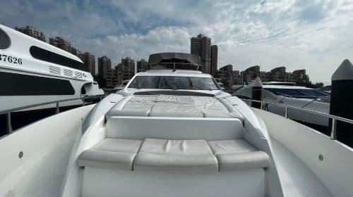 Private Yacht Charter in Hong Kong - The Perfect Choice for Girls' Party on a British-Style Luxury Yacht Transport Passes