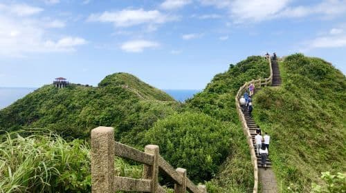 Tour privato di 1 giorno a New Taipei City: Jiufen, Shifen, Golden Waterfall, Costa Nord (Partenza da Taipei) Tour giornalieri