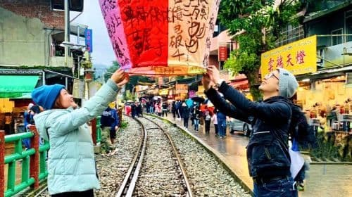 New Taipei City | Pingxi Shifen Old Street Sky Lantern Blessing Experience | Auspicious Sky Lantern
