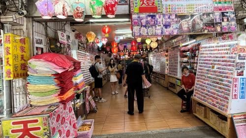 New Taipei City | Pingxi Shifen Old Street Sky Lantern Festival | Hu Family Sky Lantern Festival