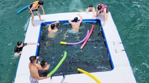 [Hong Kong Yacht Charter] 70ft Yacht Rental (Recommended for 15~30 People) Birthday/Proposal/Business/Team Building [KTV+White Wine+Champagne] Cruise Victoria Harbour/Lamma Island Transport Passes