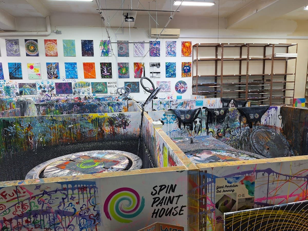 Spin Paint House