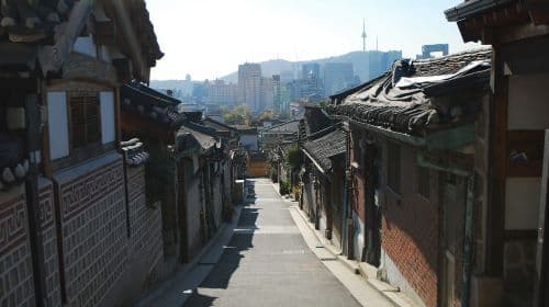Seoul: Gyeongbok Palace, Bukchon Village, and Gwangjang Tour Day Tours
