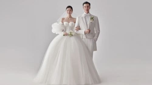 Travel Photography in Seoul, South Korea[Driver and director + makeup and Clothes & Accessories+ itinerary customization + aerial micro-film + free negatives + no limit on the number of people]