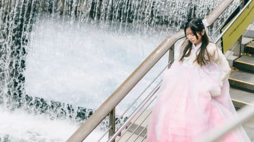Reisefotografie in Seoul, Südkorea [Halbtägiges privates Charter-Erlebnis für ein Hanbok-Fotoshooting in der Innenstadt von Seoul (für 2 Personen)]