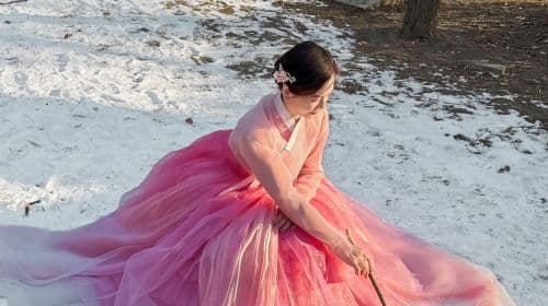 Reisefotografie in Seoul, Südkorea [Halbtägiges privates Charter-Erlebnis für ein Hanbok-Fotoshooting in der Innenstadt von Seoul (für 2 Personen)]