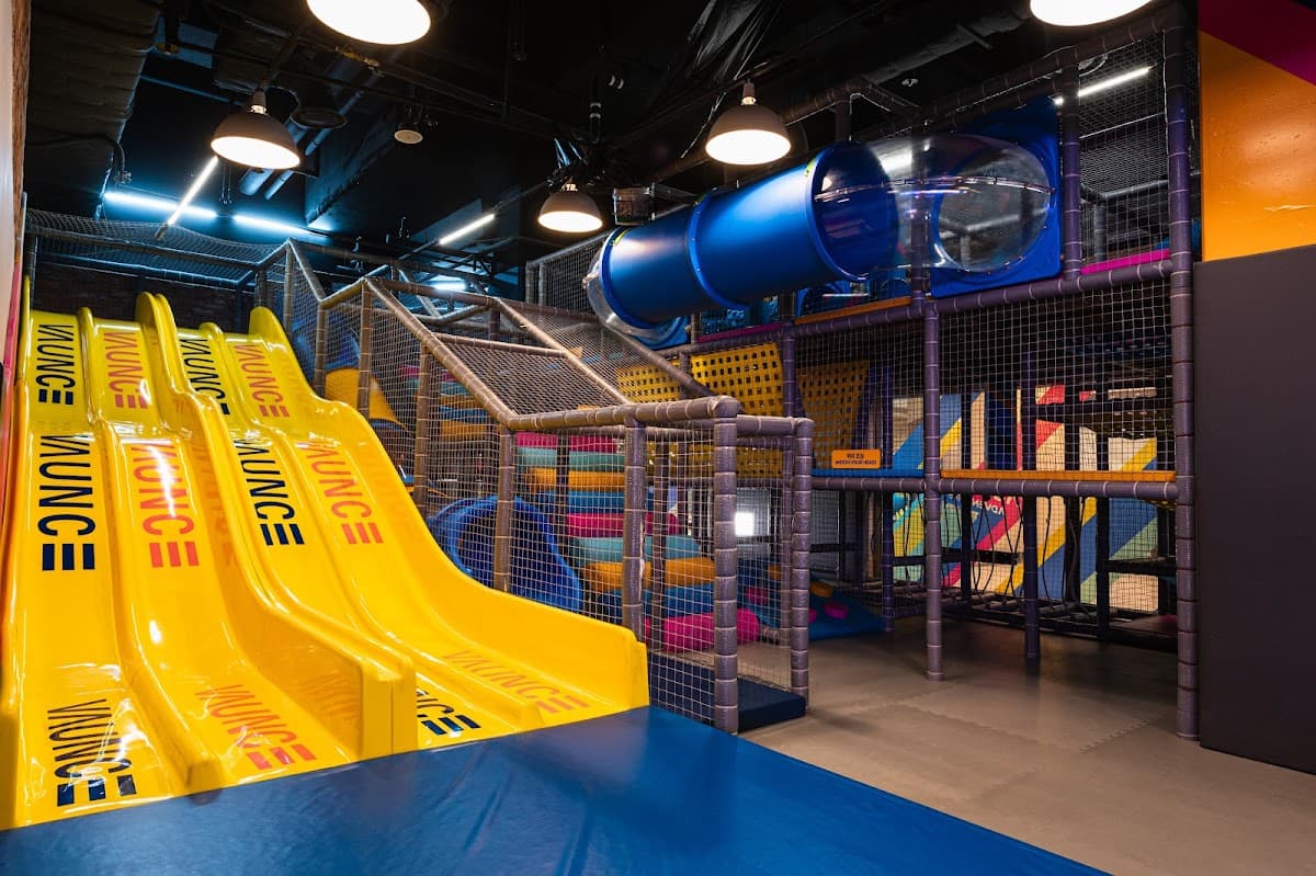 Vaunce Bounce Trampoline Park