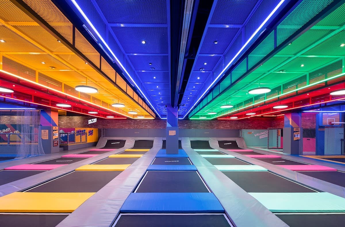 Vaunce Bounce Trampoline Park
