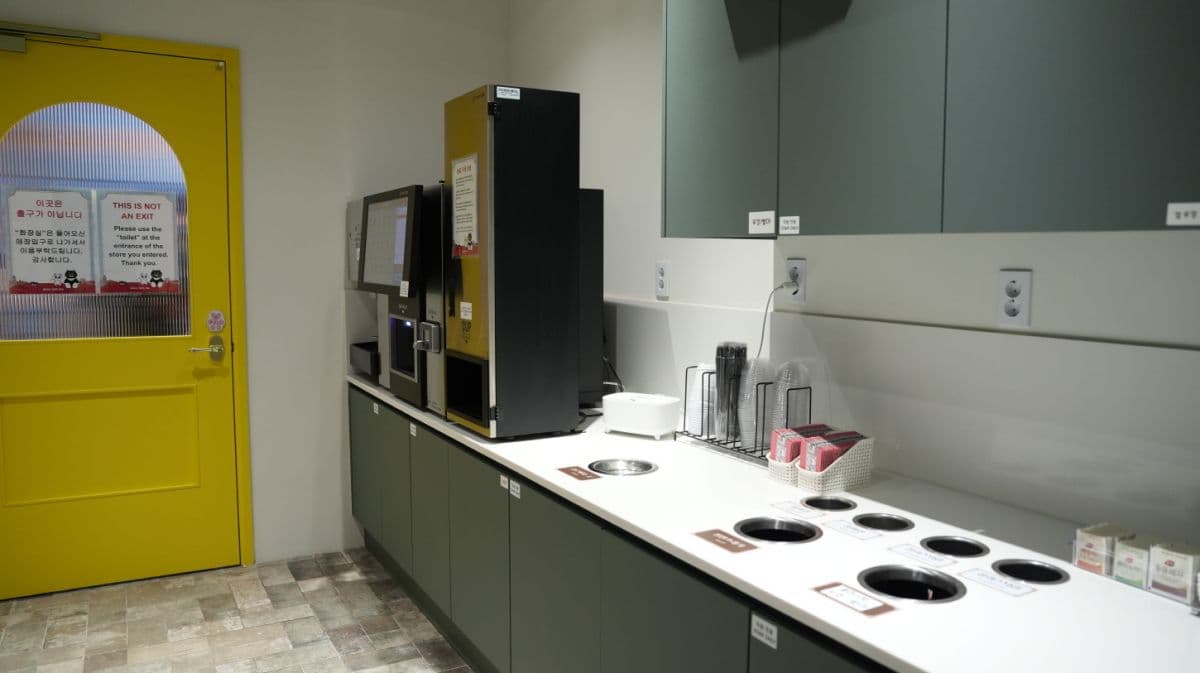 [Hongdae] Entrada con descuento entre semana para Roofcatme Cat Café