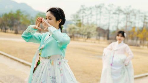 [Includes Gyeongbokgung Palace admission ticket] Hanbok rental experience with Hanboknam hairstyling