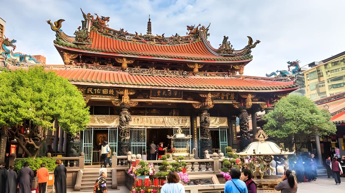 台北故宮博物院 + 龍山寺 + 中正紀念堂 + 台北101一日遊