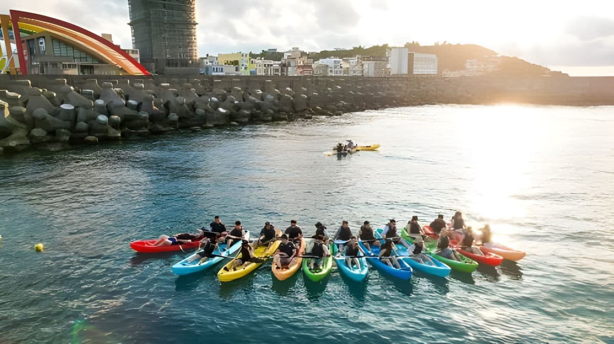 1,5-godzinny spływ kajakowy na wyspie Liuqiu [SUP i kajakarstwo | Mathison Water activity]