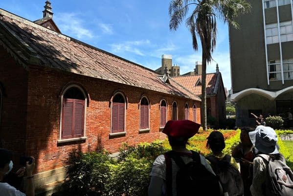 A Walk Through Time Tamsui Walking Tour(淡水舊城區走讀)