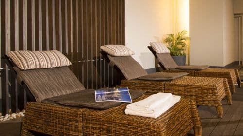 Billet pour le bain thermal public nu au Beitou Tianyue Hot Spring Resort (Haute saison et jours fériés + 100 NT$)
