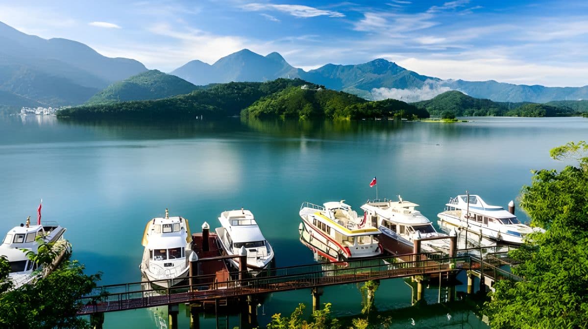 Depart from Taipei | Sun Moon Lake one-day tour[One-Day Check-in Pearl + Food and Beverages Experience in the Central Taiwan] Day Tours