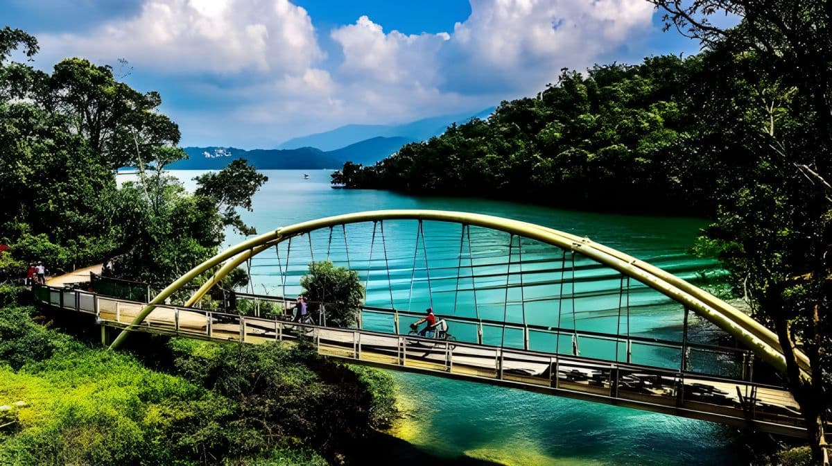 Depart from Taipei | Sun Moon Lake one-day tour[One-Day Check-in Pearl + Food and Beverages Experience in the Central Taiwan] Day Tours