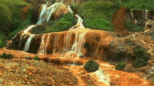 Departing from Taipei | 1-day tour to Yehliu in New Taipei City + Golden Waterfall + Yinyang Sea + Shifen + Jiufen Day Tours