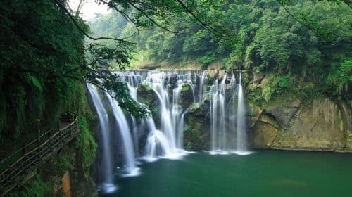 Departing from Taipei | 1-day tour to Yehliu in New Taipei City + Golden Waterfall + Yinyang Sea + Shifen + Jiufen Day Tours