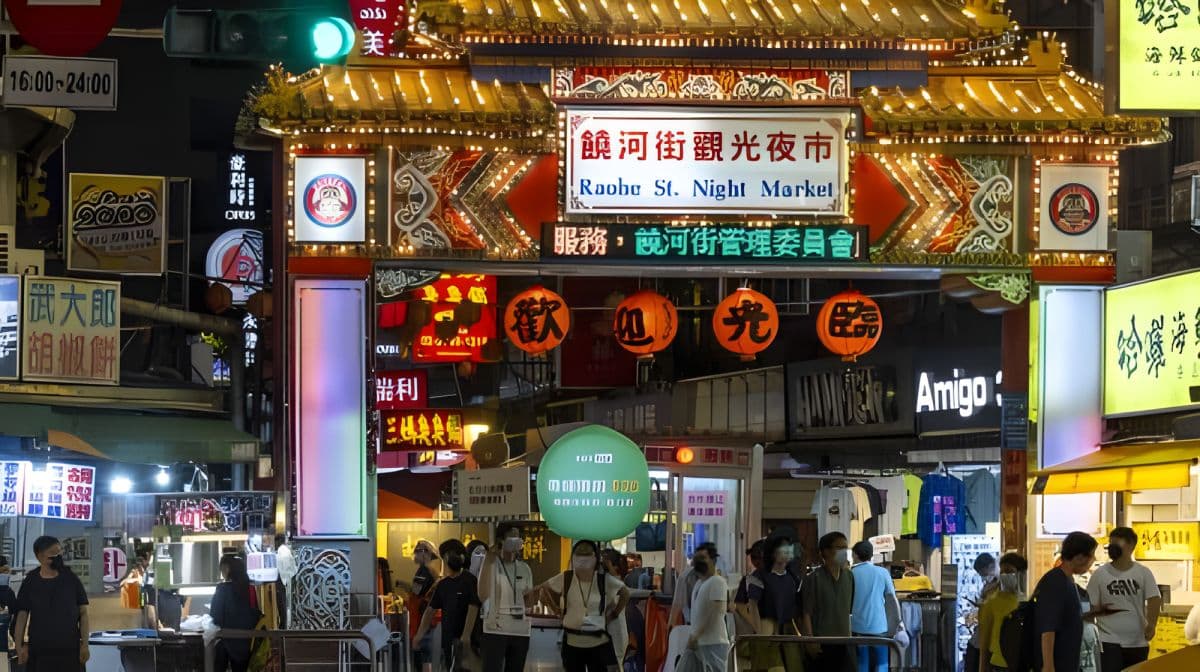 Shifen Old Street & Jiufen One-Day Tour
