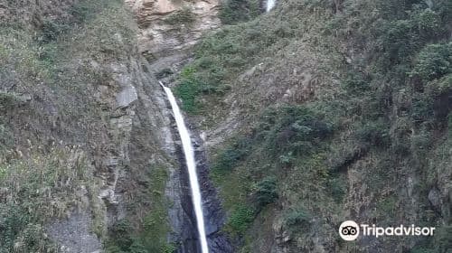 Shuanglong waterfalls