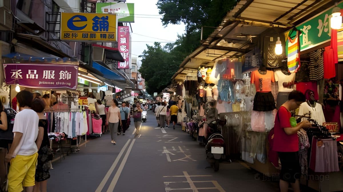 Star Dream Amusement Park + Yilan Lanyang Museum + Toucheng Old Street + Luodong Night Market [Yilan private charter] Day Tours