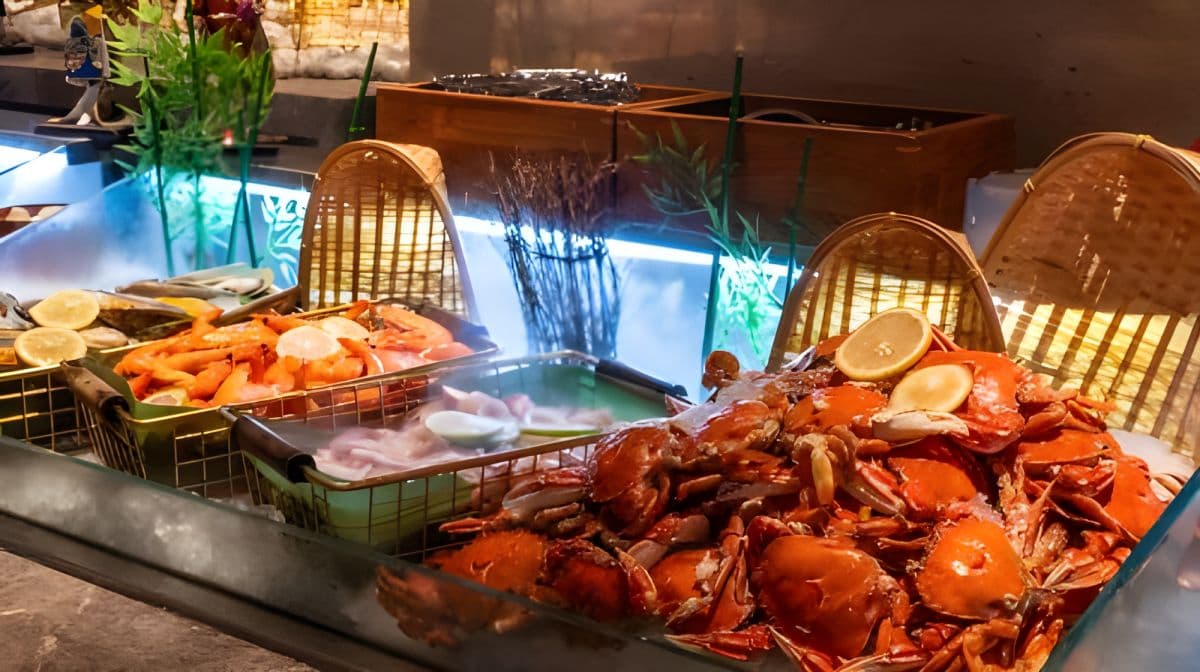 Sun Moon Lake Lealea Wyndham Hot Spring Resort - Xiangmu All-Day Restaurant 디너 뷔페 바우처 (공휴일 디너 + NT$100)