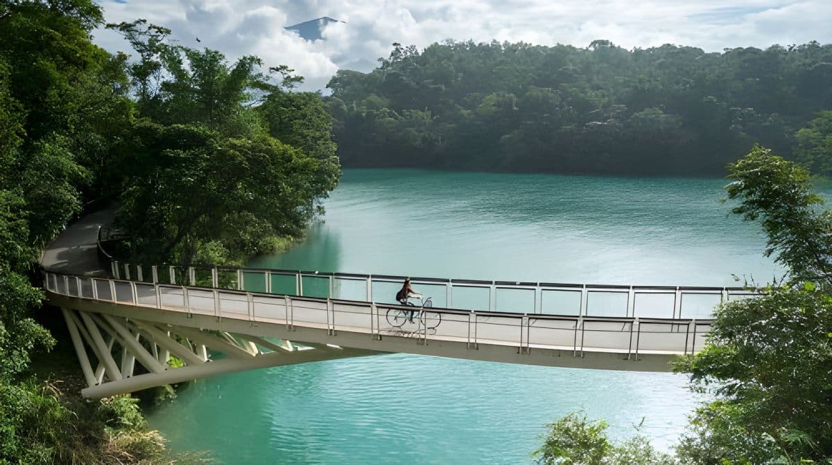 Sun Moon Lake one-day tour [Stand-up paddleboarding SUP] Day Tours