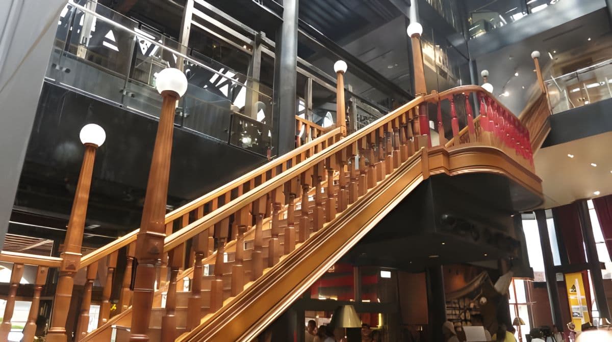 Taichung private car tour: Taichung city attractions + Lukang Old Street + Feng Chia Night Market [Departing from Taichung] Day Tours