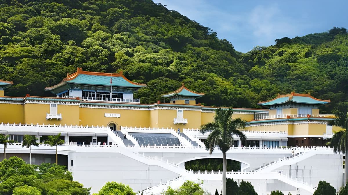 台北故宮博物院 + 中正紀念堂 + 艋舺龍山寺一日遊 [保證出團] 一日遊
