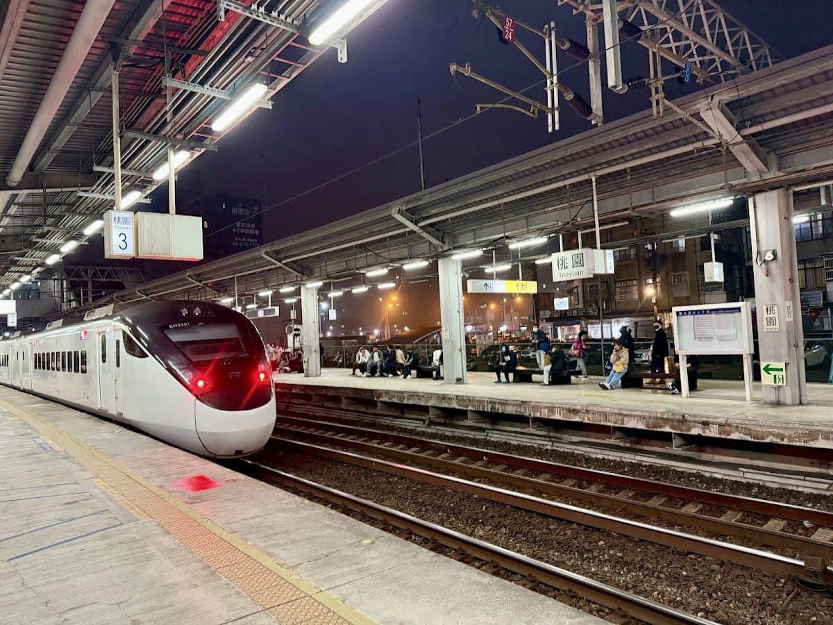Taiwan EasyCard for Transportation | With Taoyuan Metro Card | Exclusively for Non-Taiwan Residents | Essential for Self-Guided Tours in Taiwan | Can Be Used on MRT and Buses (Collect at Taoyuan Inter