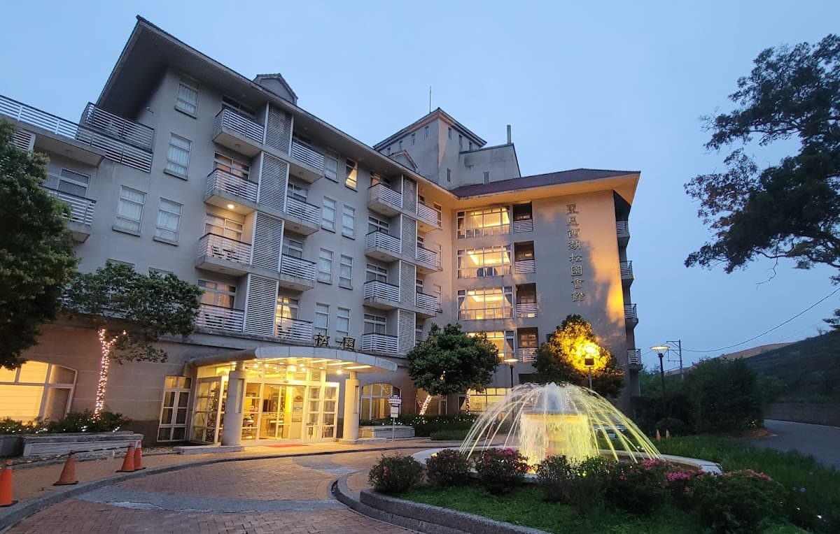 West Lake Resortopia