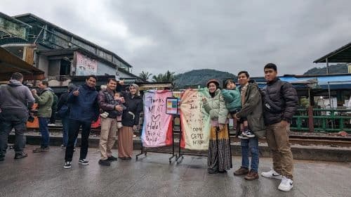 [Muslim-friendly] Private private charter. Houtong Cat Village. Shifen Sky Lantern Experience. Shifen Waterfall] Day Tours