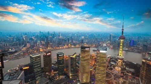 3-Hour Shanghai Bund Swift Tour with River Cruise or Skyscraper