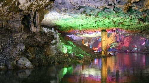 Excursão Privada com Tudo Incluso para a Vila de Liujiaqiao e a Caverna Yinshui saindo de Wuhan