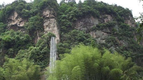 Tour di un'intera giornata a Baofeng Lake, Yellow Dragon Cave e Glass Bridge